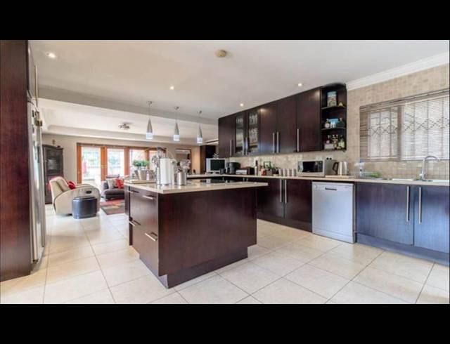 5 BEDROOM HOUSE FOR SALE IN GLENVISTA